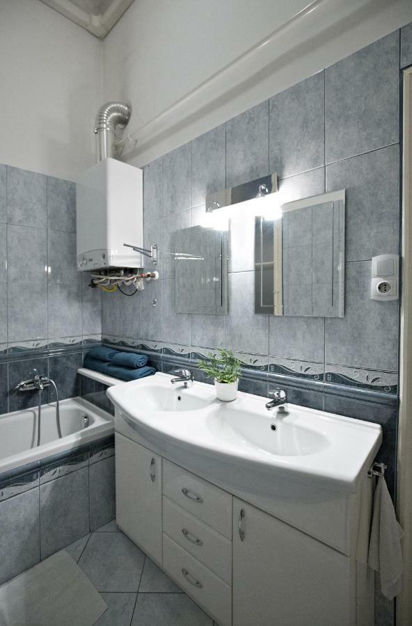 Klauzal Ter 9 Apartment