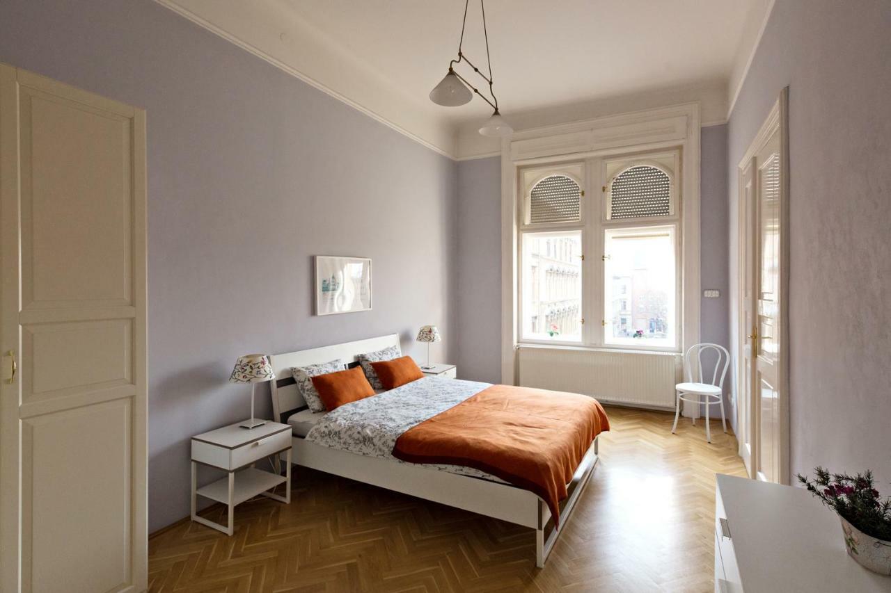 Klauzal Ter 9 * Budapest