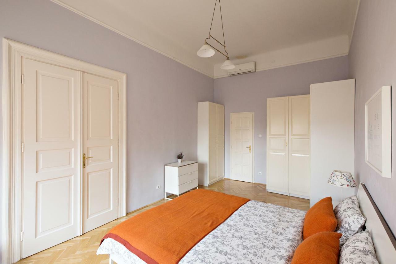 Klauzal Ter 9 Budapest