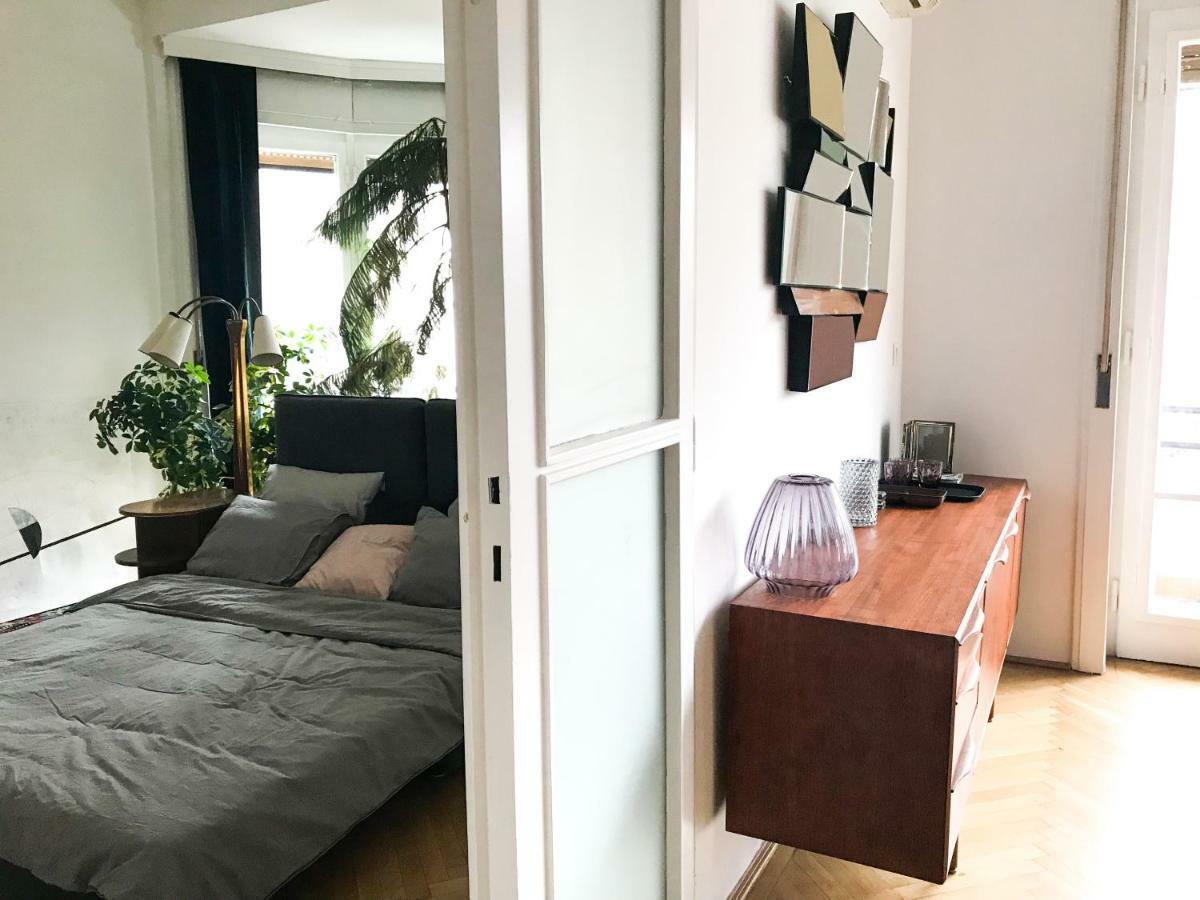 Bauhaus Icon: Spacious Fitness Flat In Central Buda *