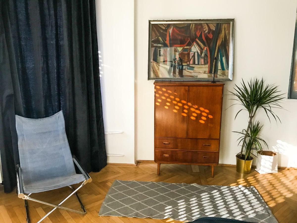 Bauhaus Icon: Spacious Fitness Flat In Central Buda Budapest