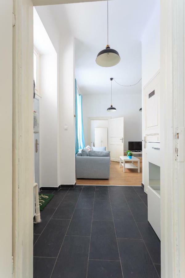 New - Super Super Apartment