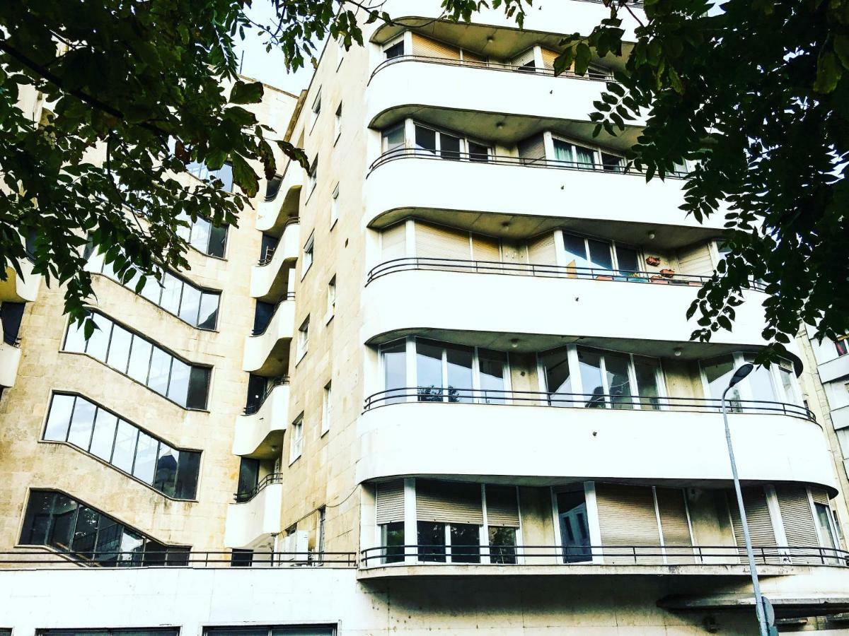 Bauhaus Icon: Spacious Fitness Flat In Central Buda Apartmán