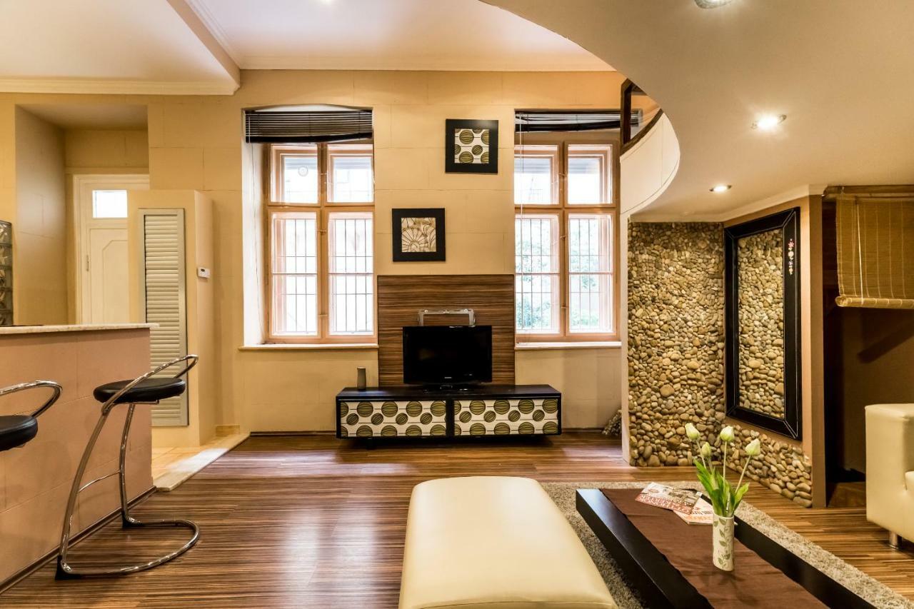 Stones And Wood With Ac Appartement *
