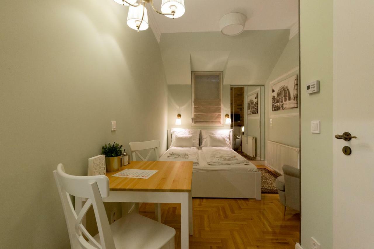 Roland Apartmán