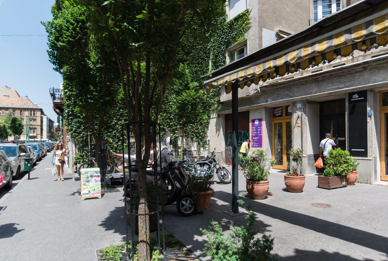 Klauzal W/3 Bedrooms, French Balcony Apartment *