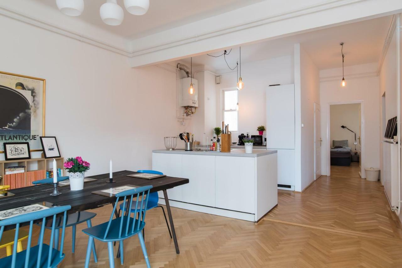 Apartment Klauzal W/3 Bedrooms, French Balcony Budapest