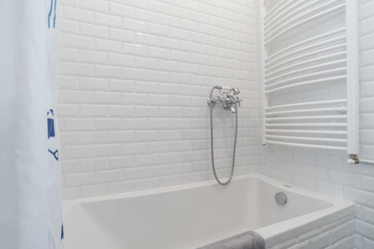Klauzal W/3 Bedrooms, French Balcony *