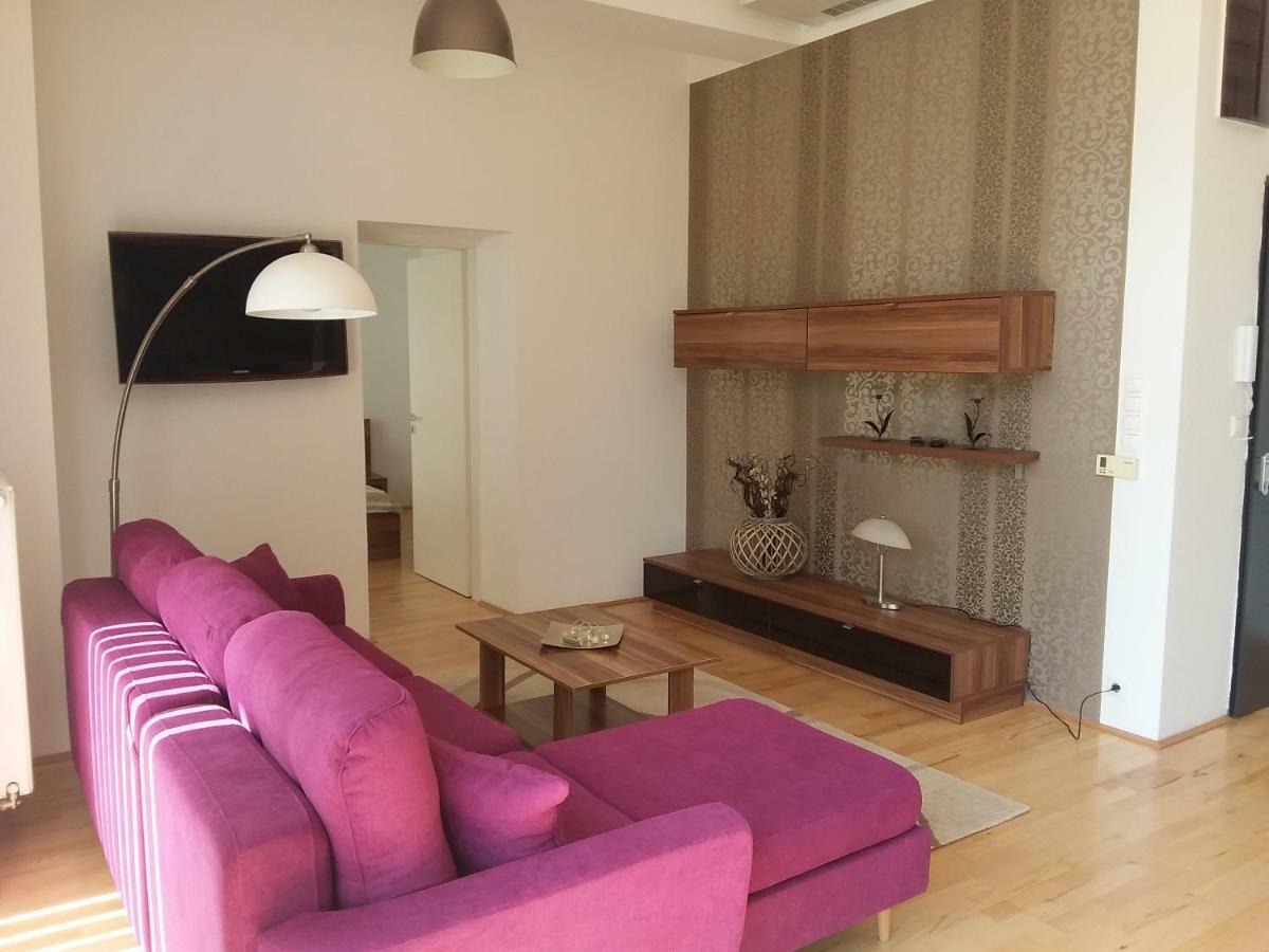 Tinodi Utca 1-3 Apartman