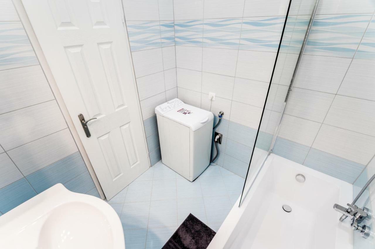 Bpr Turquoise Simplicity Budapest