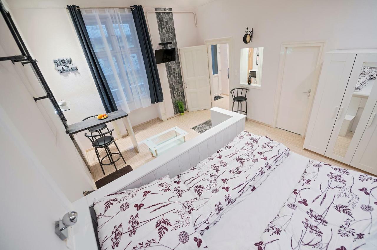 Free Parking, Quiet Design Flat In The Centre * Budapest