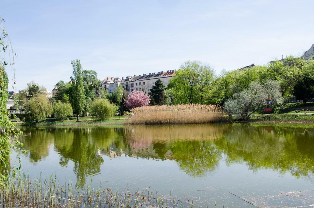 Lakeside Residences Apartamento *