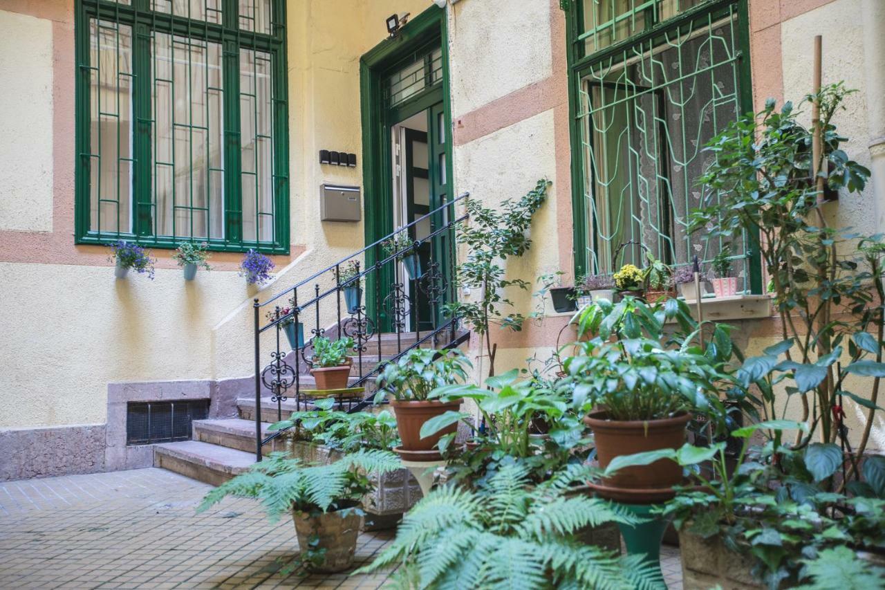 Passage 1 Budapest