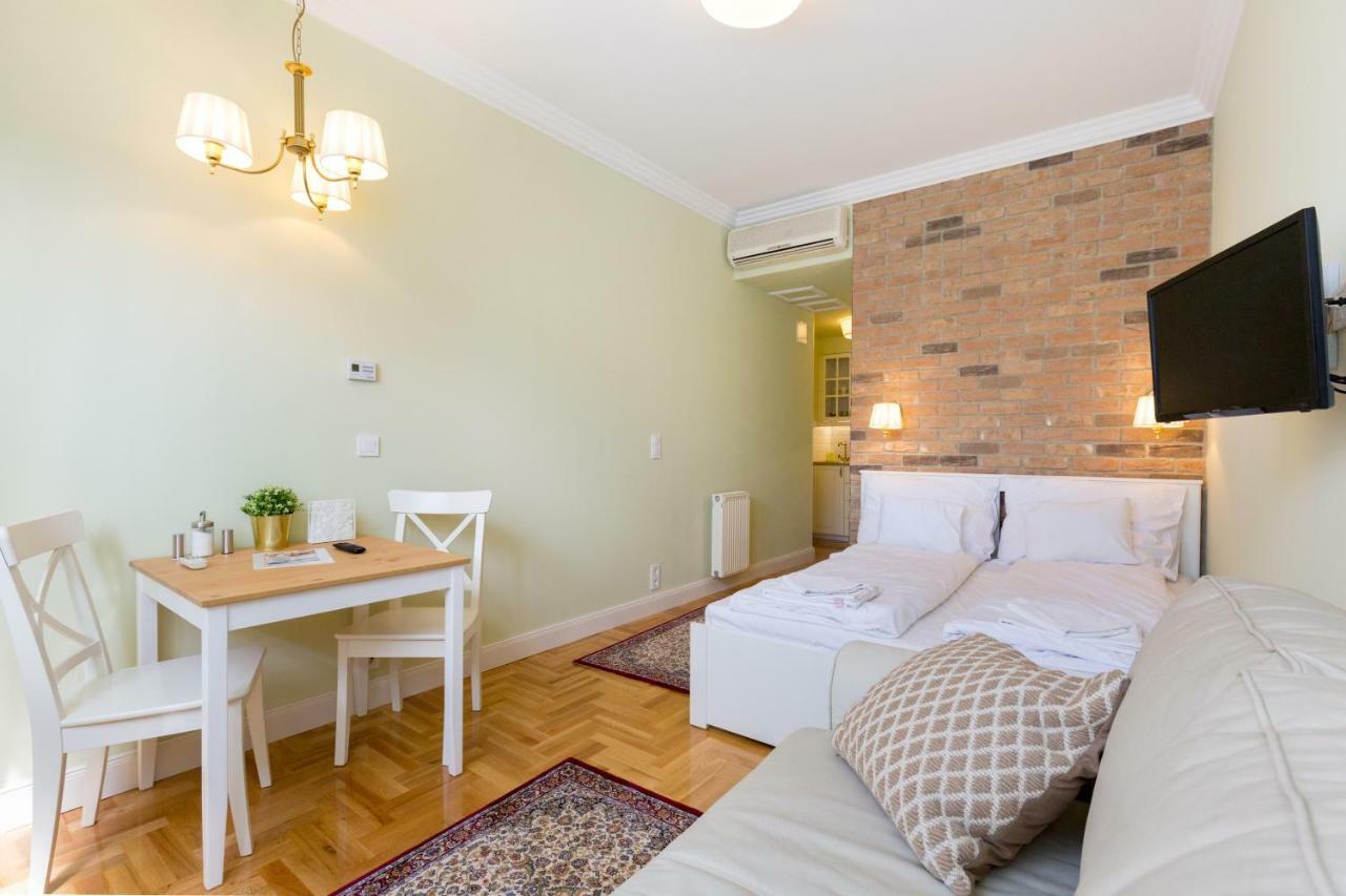 Roland Apartmán
