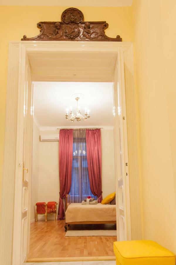 New York Palace View Apartment Budapest