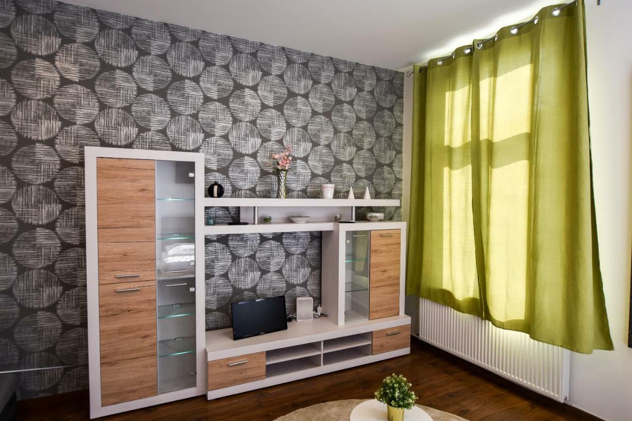 Silver In The City Centre Apartment