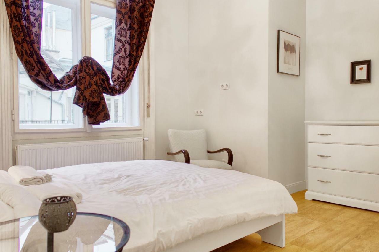 Deluxe In The Heart Of The * Budapest