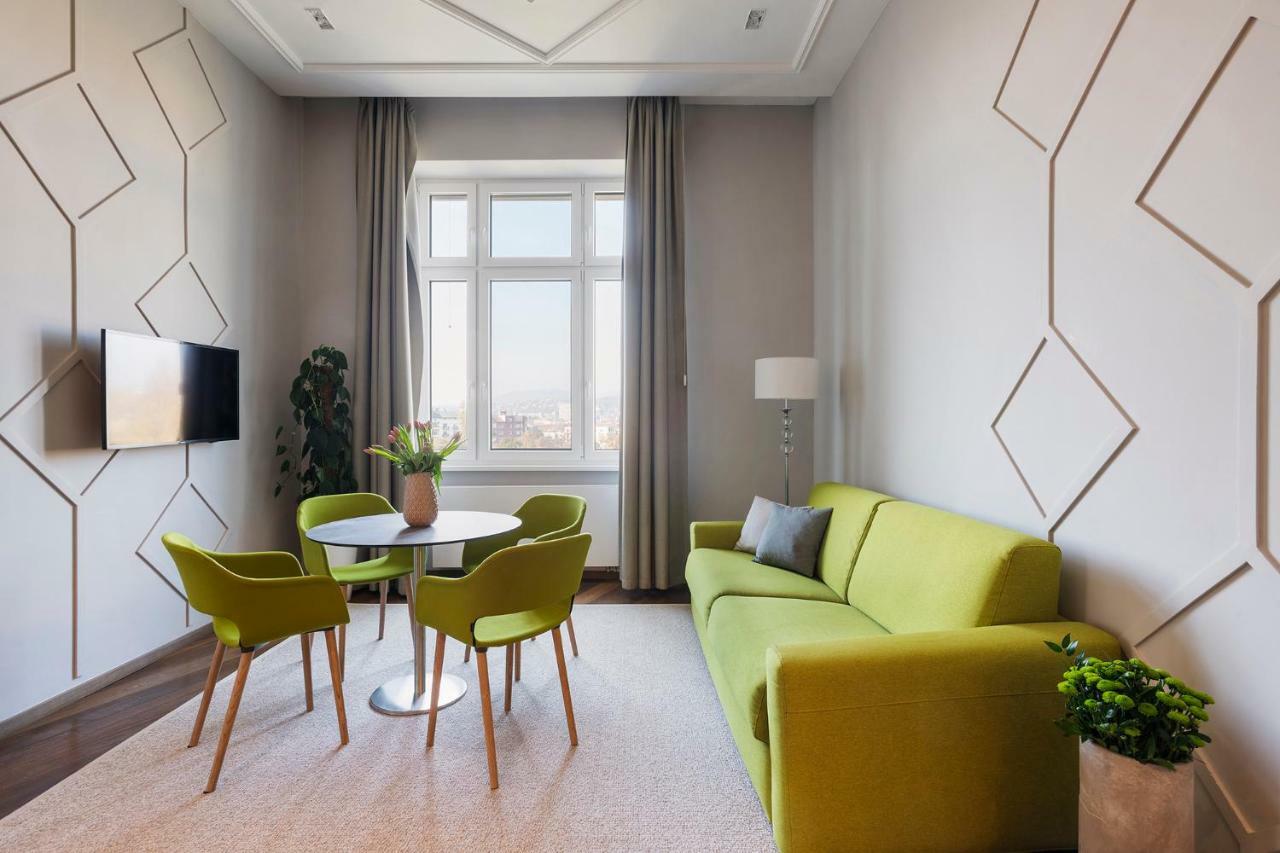 Lakeside Residences Apartamento *