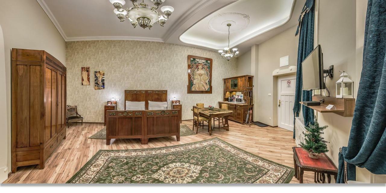 Art Nouveau *