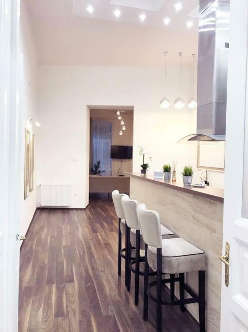 Grand Eliza 3bedroom Luxury Apt At Blaha Apartmán