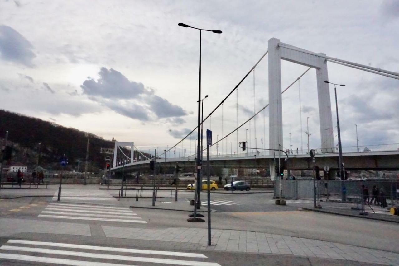 Belgrád Rakpart Appartamento Budapest