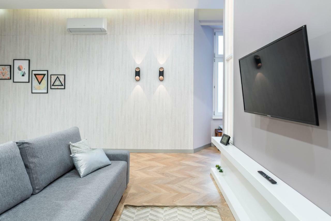 Modern 2 Bedroom With Free Airport Transfer * Budapest