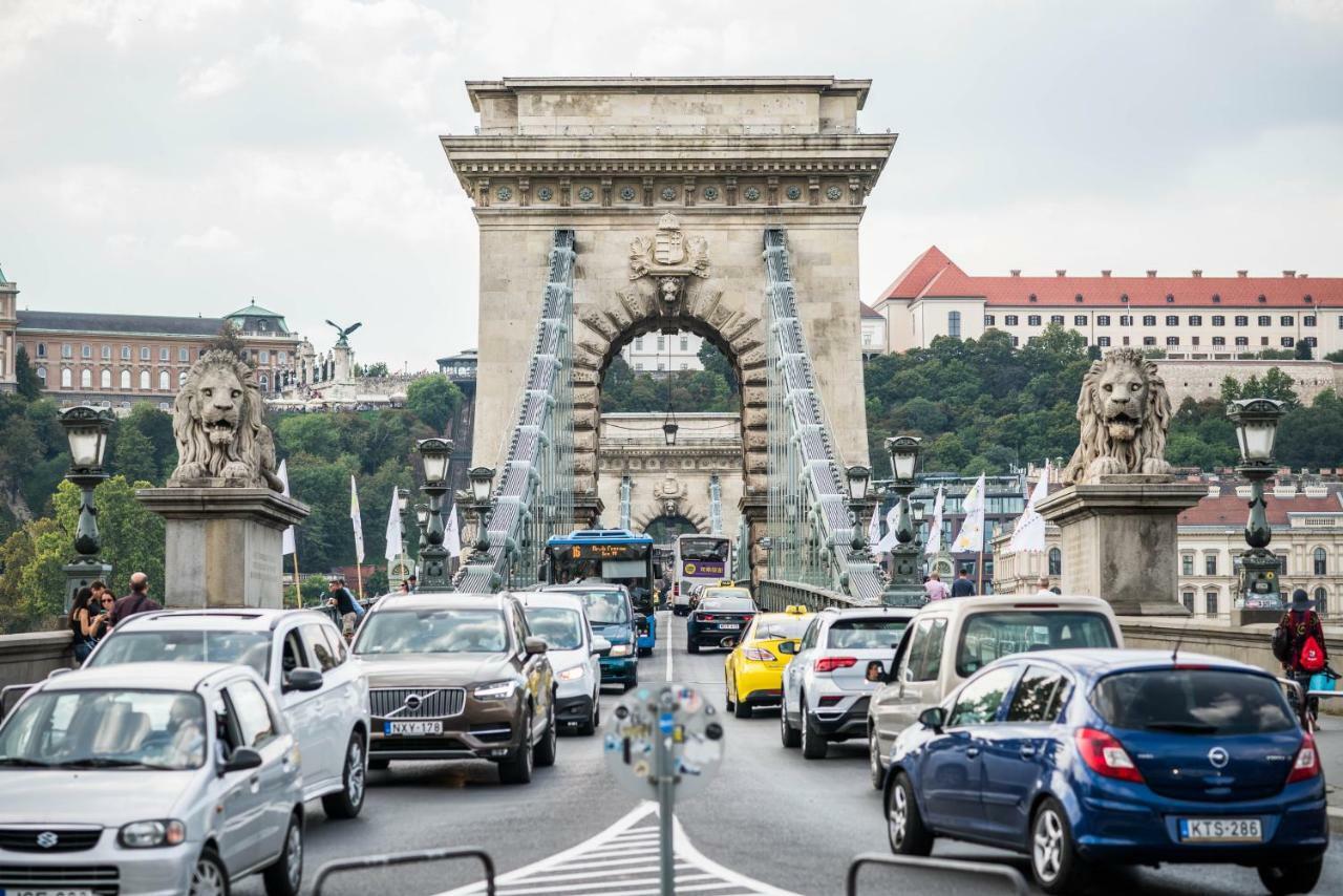Modern 2 Bedroom With Free Airport Transfer * Budapest