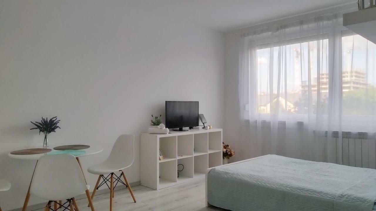 White Almond Apartamento
