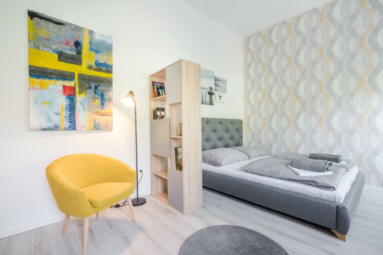 Bpr Color Fusion With A/c Apartment *
