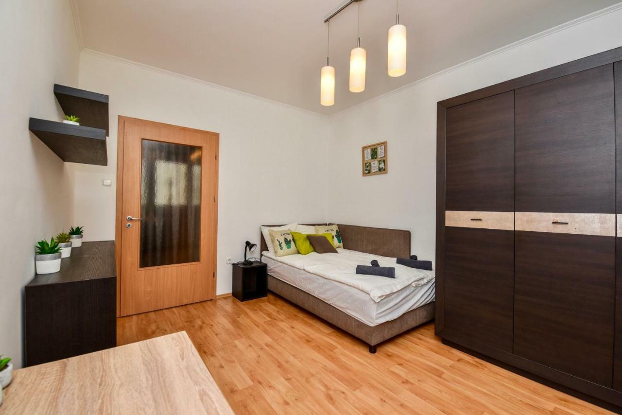 Cappuccino With Balcony And Free Parking Apartment *