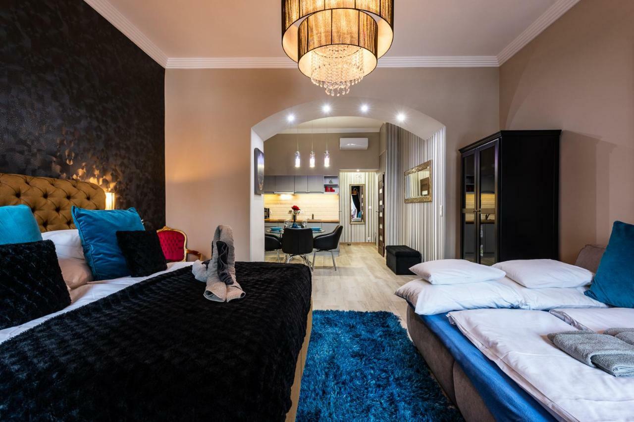 Center Of The Center, The Grand Deluxe Appartement *