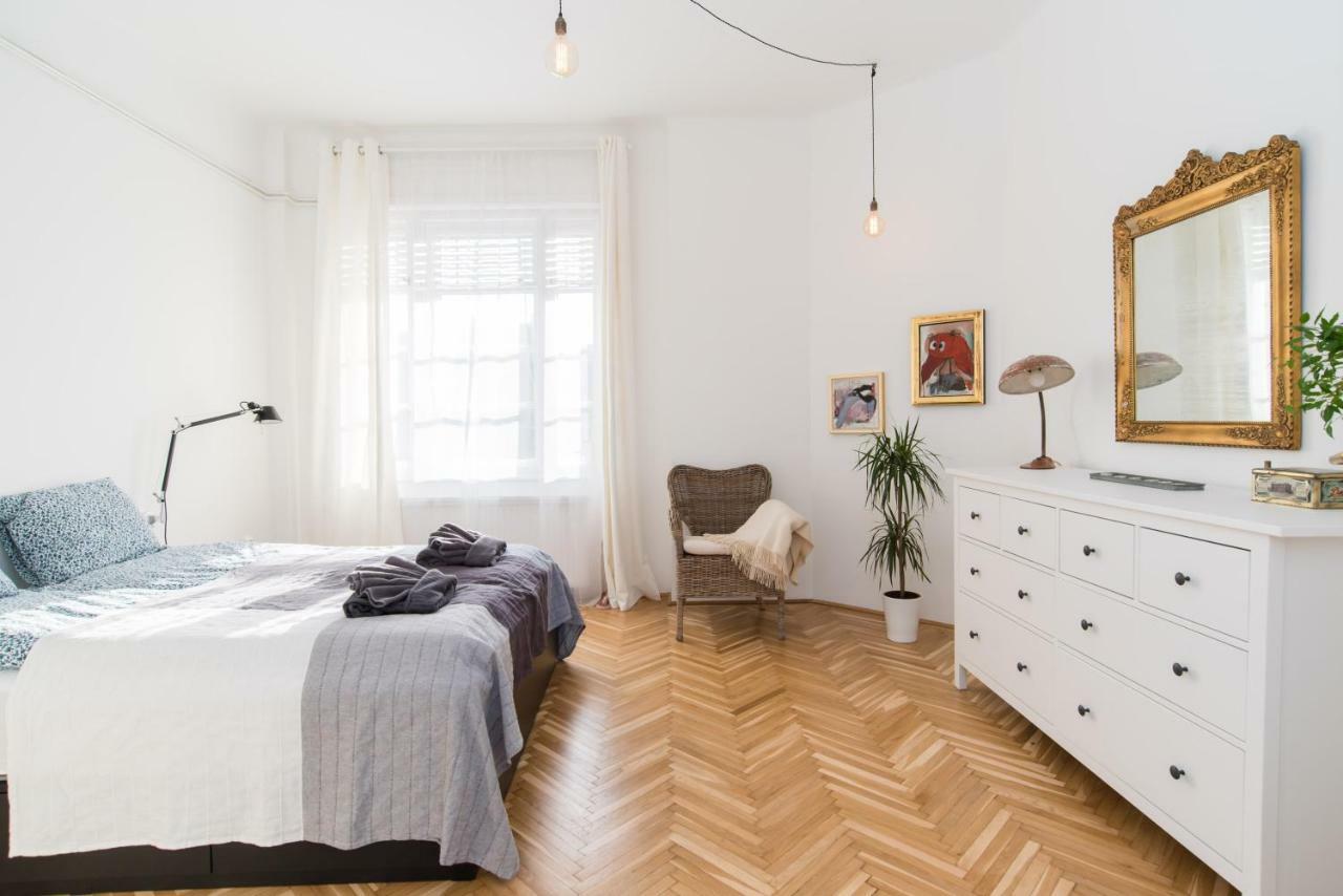 Klauzal W/3 Bedrooms, French Balcony Apartment Budapest