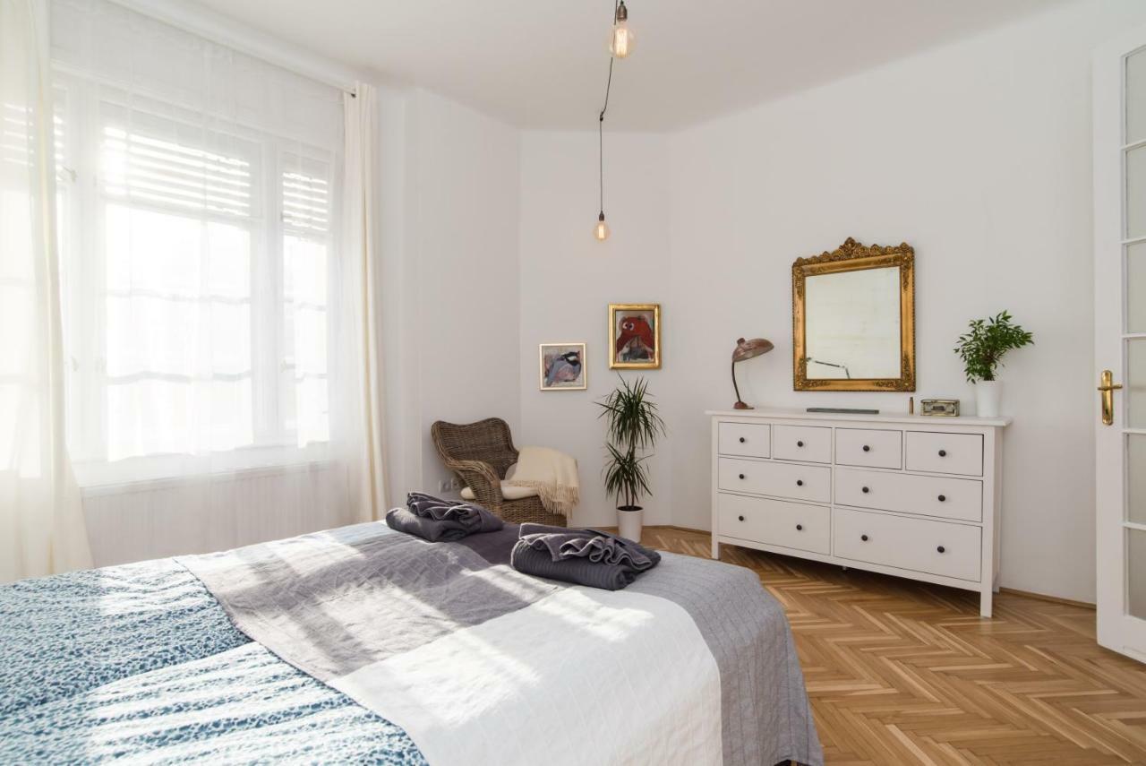 Klauzal W/3 Bedrooms, French Balcony Budapest