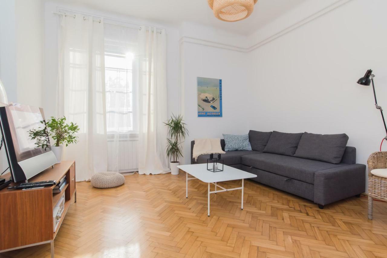 Klauzal W/3 Bedrooms, French Balcony Apartment *