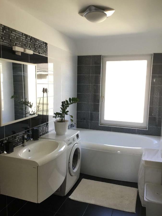 Apartment Danube Paradise *