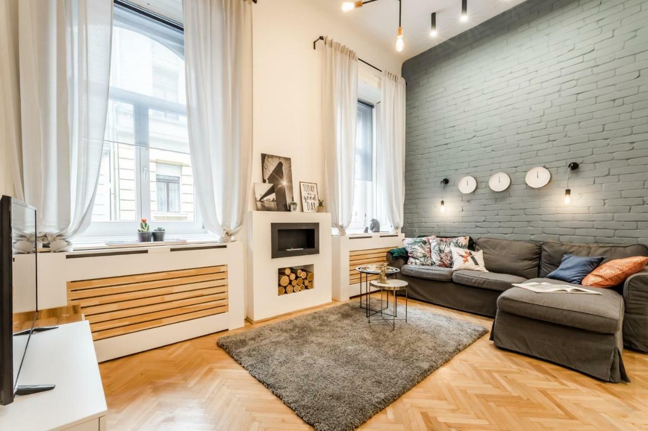 Apartamento Szerzodesbontas - Industrial Fantasy *