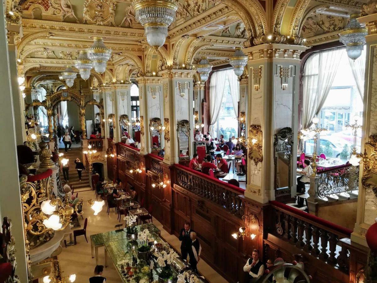 New York Palace View Apartment Budapest