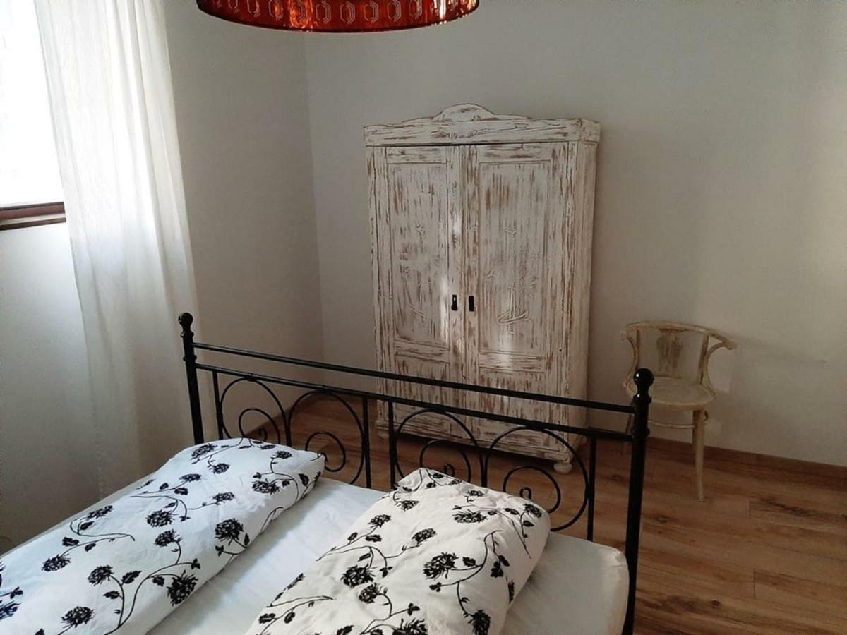 2 Bedroom Near Heroes Square *