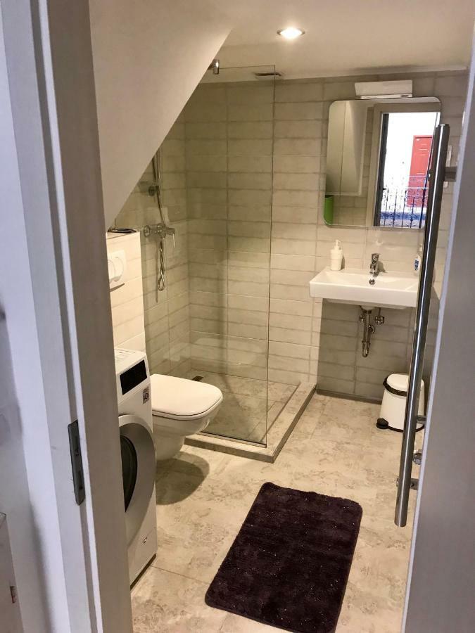 3 Comfortable And Cosy In Heart Of Near Basilica