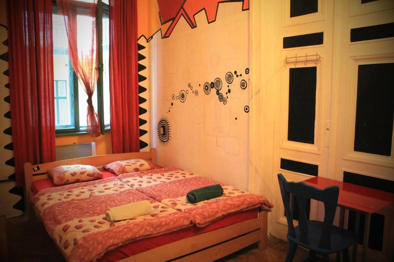 Downtown Hostel *
