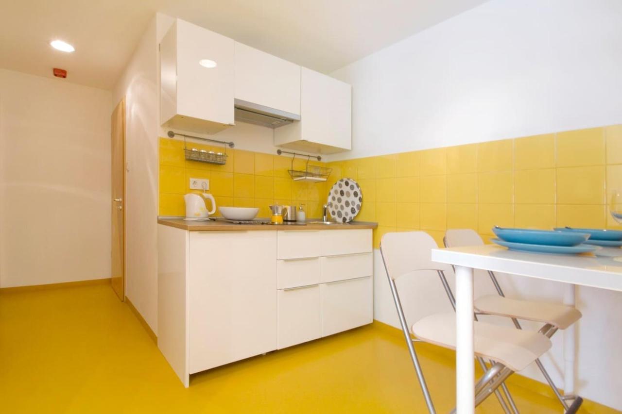 Modern Four Bedroom In Palace District Appartement *