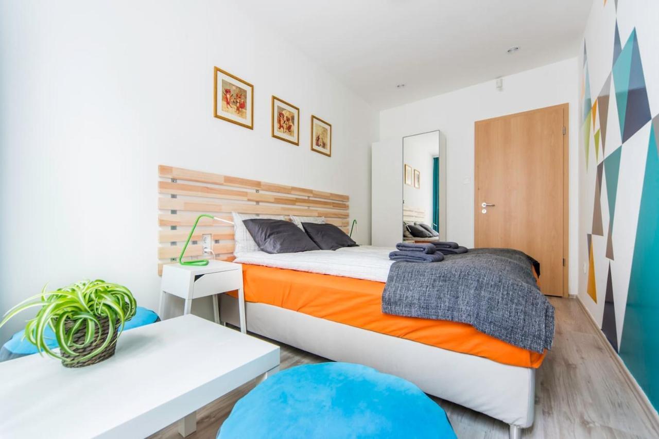 Modern Four Bedroom In Palace District Appartement
