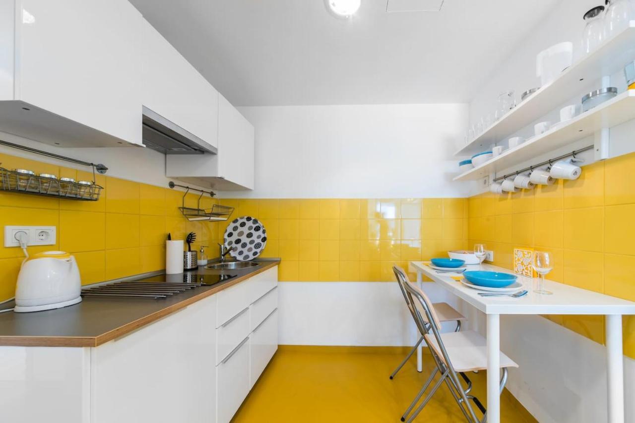 Modern Four Bedroom In Palace District Appartement *