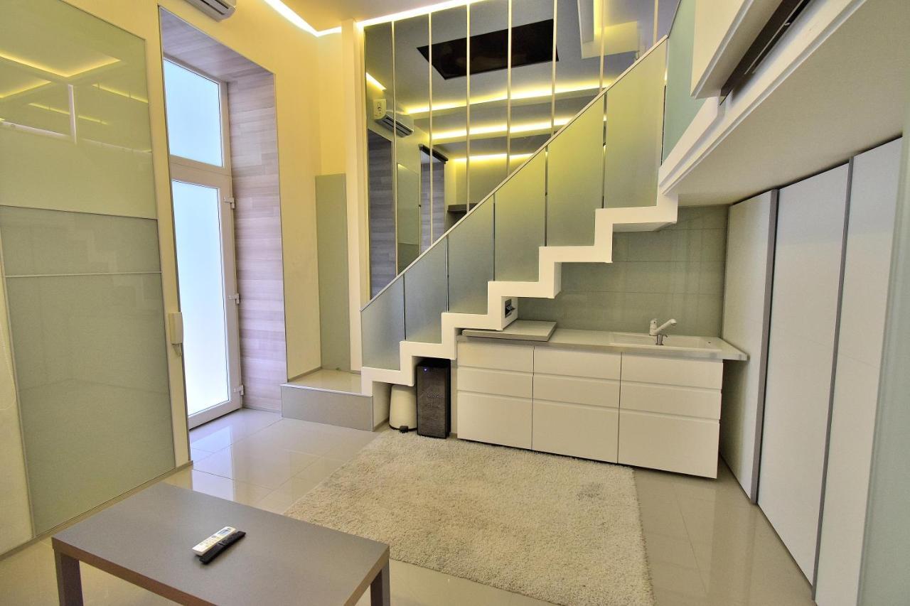 Small Sziv 3 Apartment