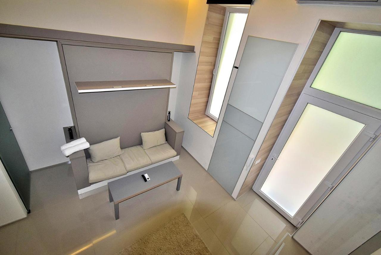 Apartment Small Sziv 3 *