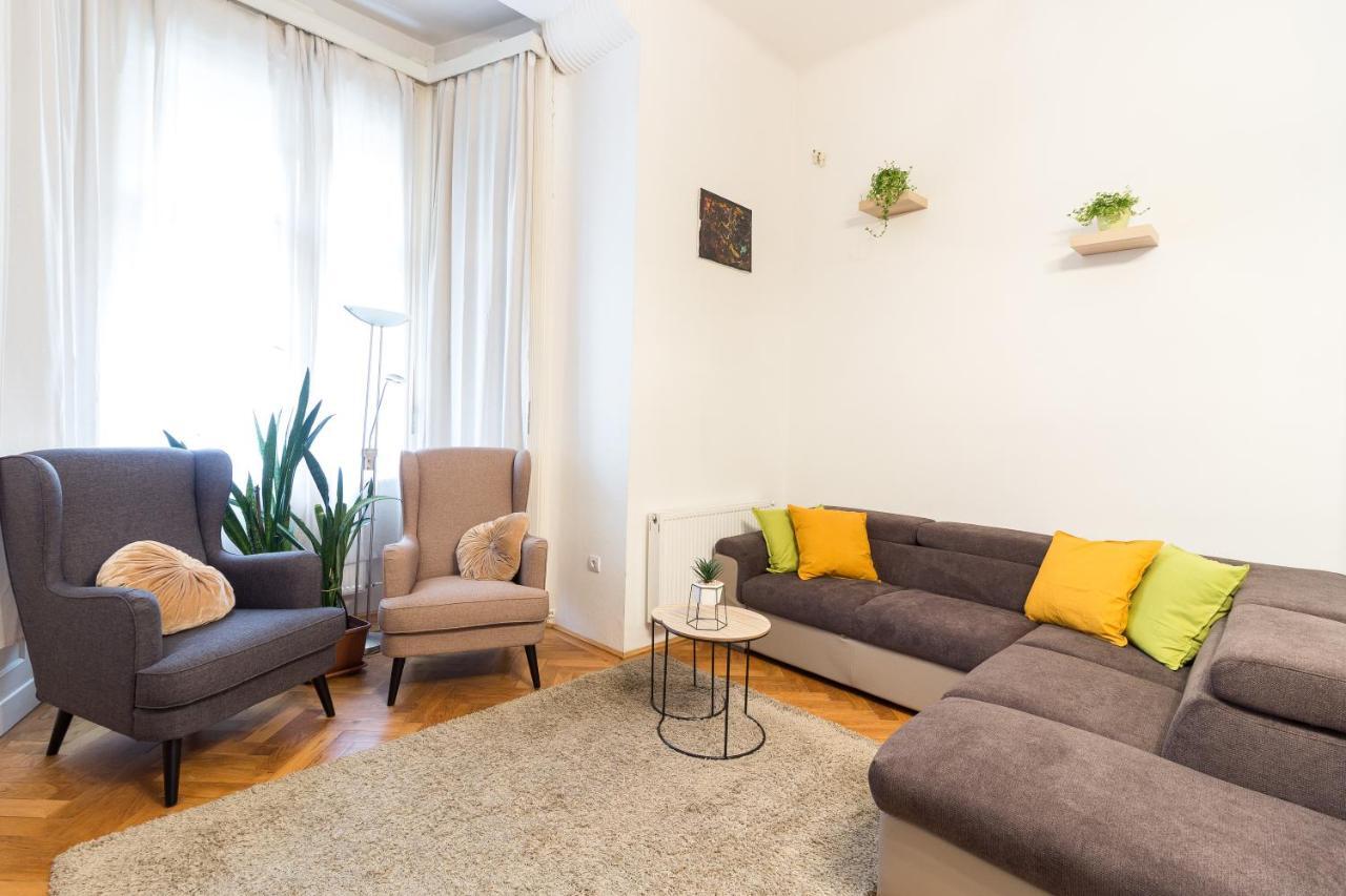 Beautiful Spacious Three-room Close To Buda Castle
