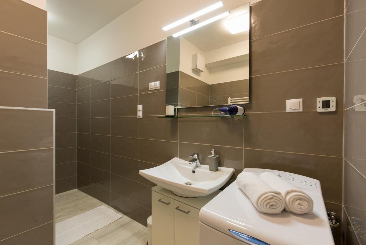 Downtown Residences - Ac,elevator,terrace *