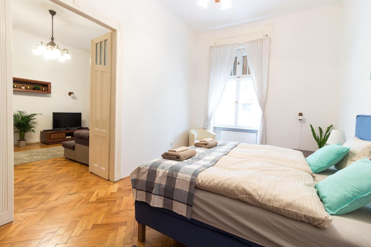 Beautiful Spacious Three-room Close To Buda Castle