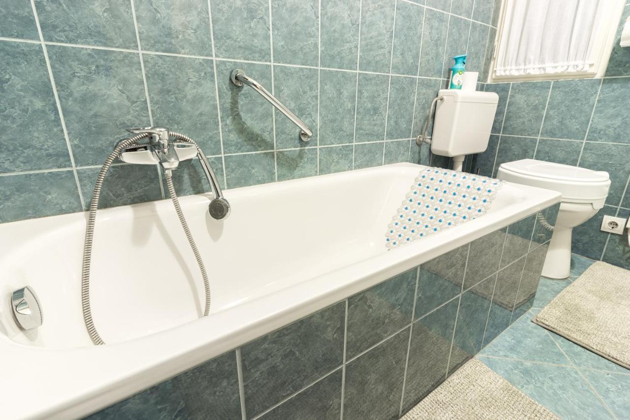 Beautiful Spacious Three-room Close To Buda Castle Apartamento Budapest