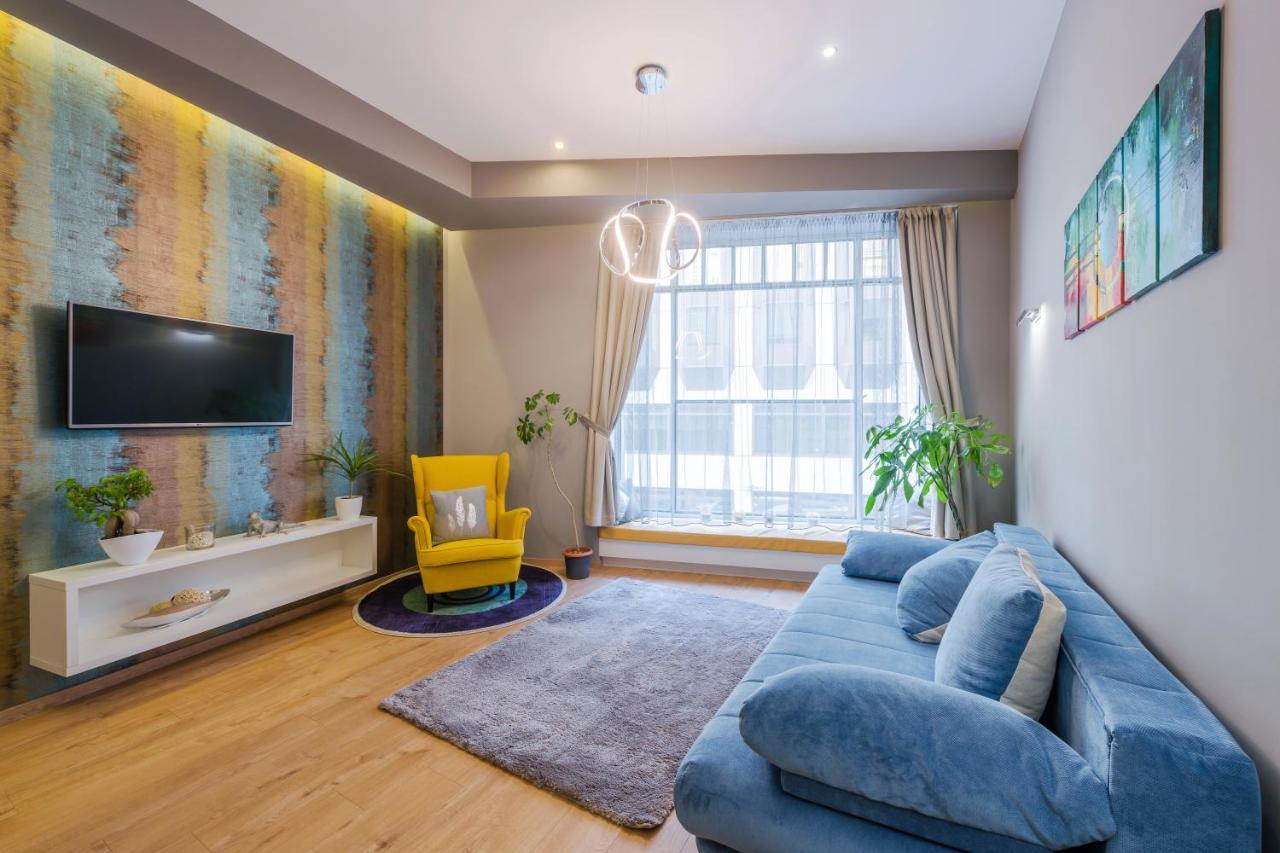Amber / Navy Design With A/c Lägenhet Budapest